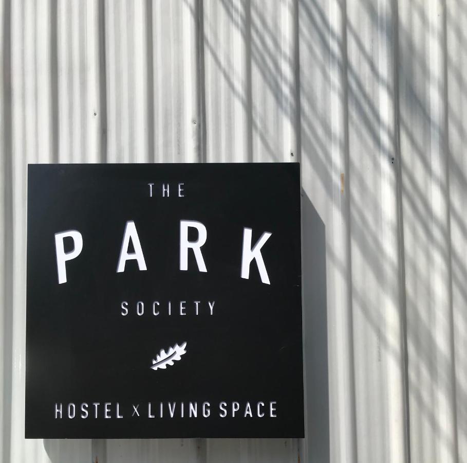 The Park Society Hostel Chiang Mai Exterior photo